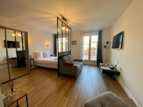 Le Verlaine, studio en centre ville à deux minutes des plages